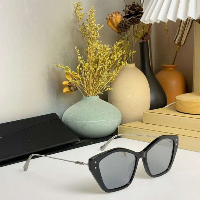 Picture of Dior Sunglasses _SKUfw54044429fw
